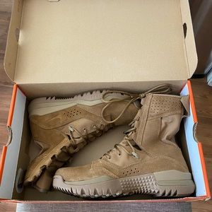 Men’s BRAND NEW Nike Tactical boots